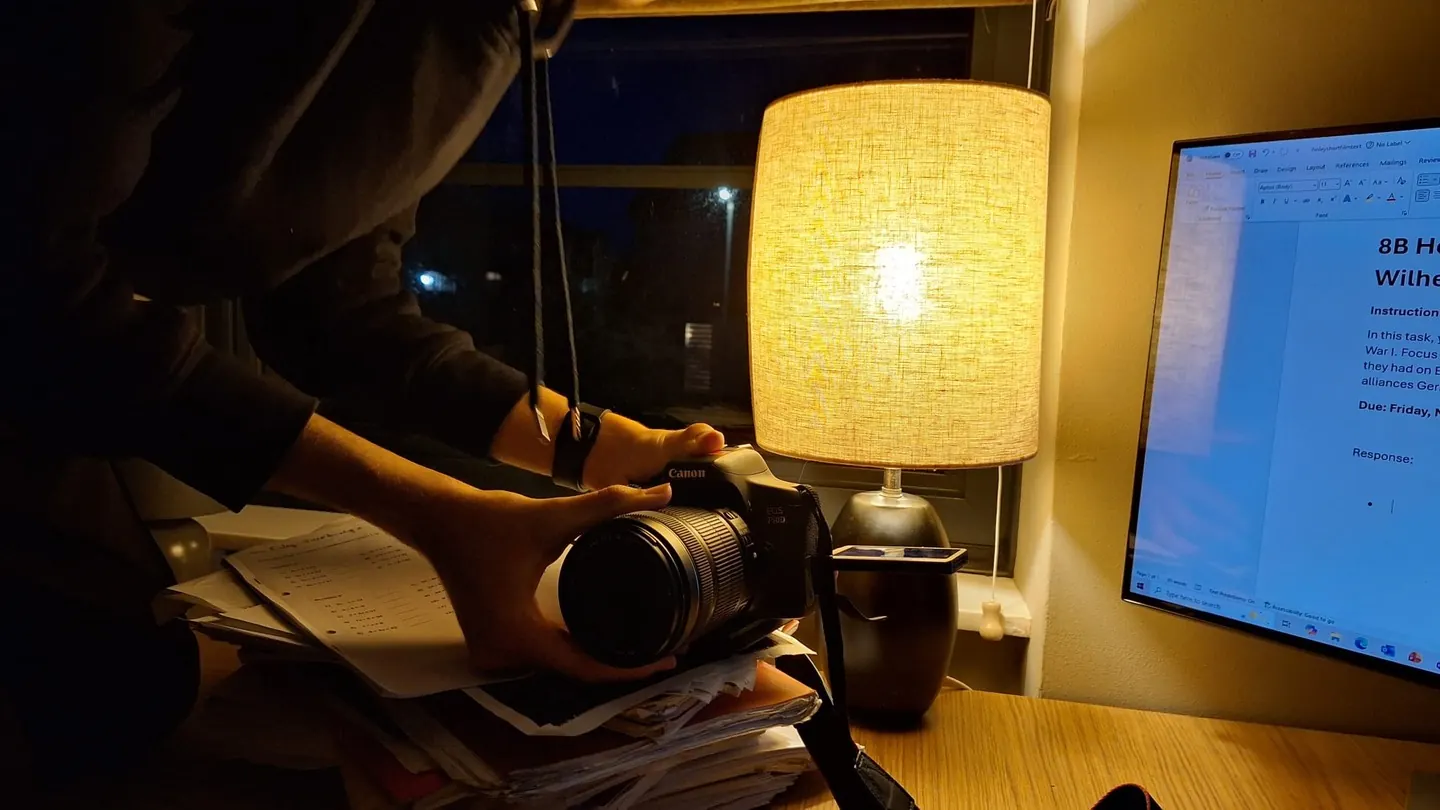 Setting up the lamp-lit close-up